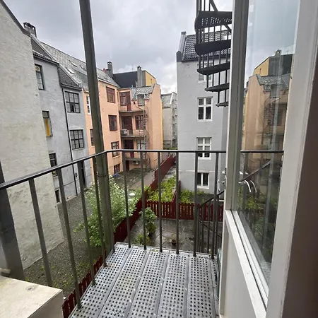 Apartament High-ceiling By Johannes Church *